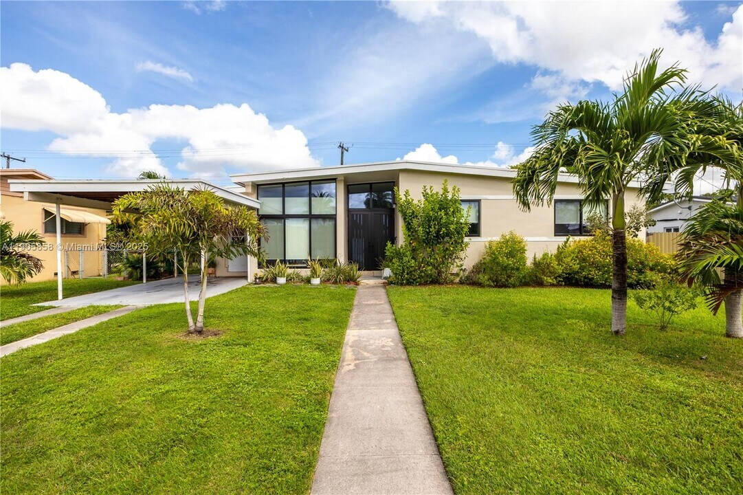8531 SW 27th Terrace in Miami, FL - Building Photo