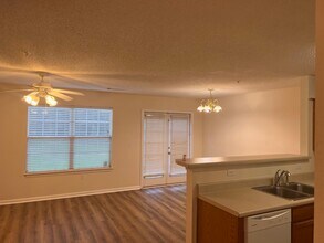 240 Swaying Pine Ct in Crestview, FL - Building Photo - Building Photo