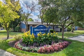 Willowood (OH) in Grove City, OH - Foto de edificio - Building Photo