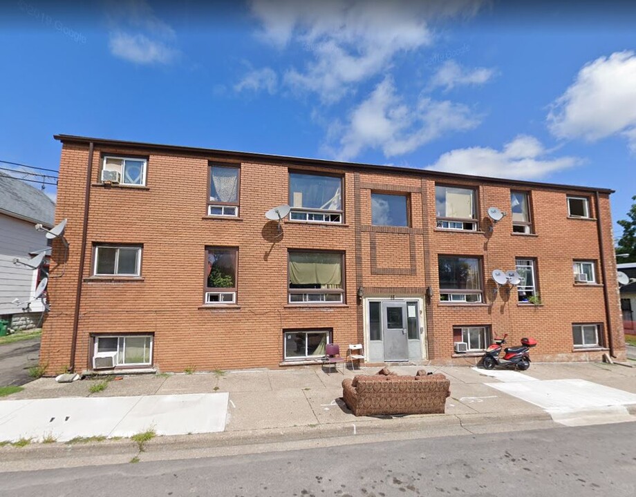 16 Dufferin St in Fort Erie, ON - Building Photo