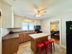 1114 Goodes Ferry Rd in South Hill, VA - Foto de edificio - Building Photo