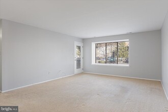 5306 Aberdeen Dr in Mount Laurel, NJ - Building Photo - Building Photo