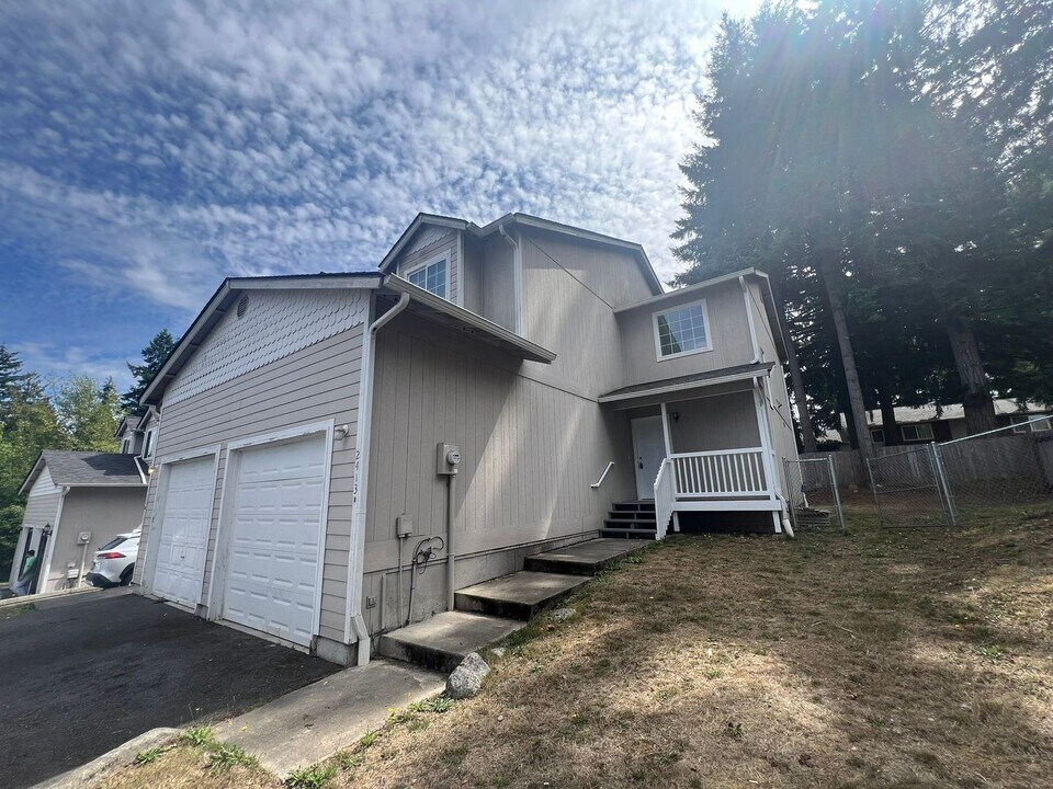 2413 Conger Ave NW in Olympia, WA - Building Photo