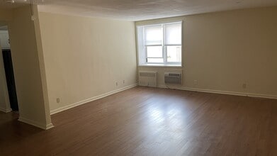 3 Sadore Ln, Unit 3Z in Yonkers, NY - Building Photo - Building Photo