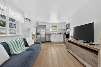 4214 W Ohio Ave in Tampa, FL - Building Photo - Building Photo