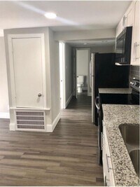 813 Alexander St photo'