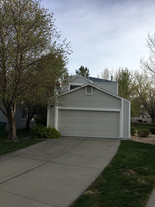 7565 Lighthouse Ln in Reno, NV - Building Photo - Building Photo