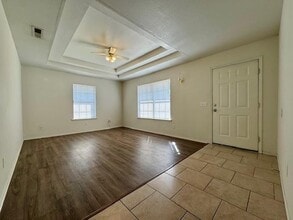 221 Fox Run Pl in Lowell, AR - Building Photo - Building Photo