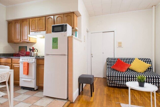 126 Warren St, Unit 14 in Boston, MA - Building Photo - Building Photo