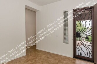 7097 W Fall Haven Way in Tucson, AZ - Foto de edificio - Building Photo