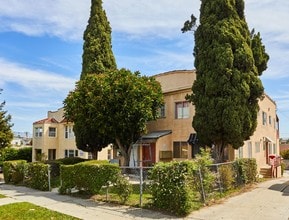 328 N Alexandria Ave in Los Angeles, CA - Building Photo - Building Photo