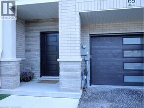 292 Vine St in St Catharines, ON - Building Photo - Building Photo