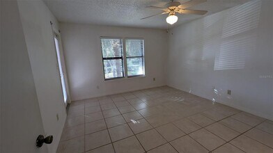 4061 Crockers Lake Blvd in Sarasota, FL - Building Photo - Building Photo