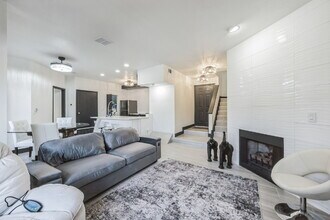 6001 S Yosemite St in Greenwood Village, CO - Building Photo - Building Photo