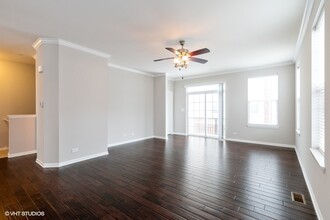 78 Marcel Ln in Schaumburg, IL - Building Photo - Building Photo