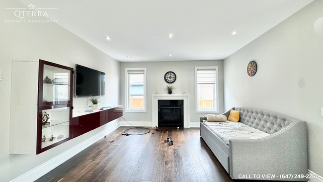 property at 700 Arthur Parker Av
