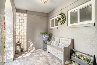 2134 Serpentine Cir S in St. Petersburg, FL - Building Photo - Building Photo
