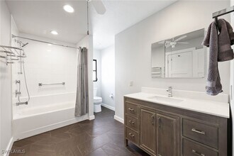 648 96th Ave N in Naples, FL - Building Photo - Building Photo