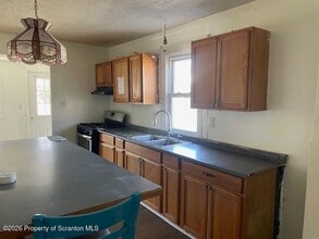 210 Crane St in Scranton, PA - Building Photo - Building Photo