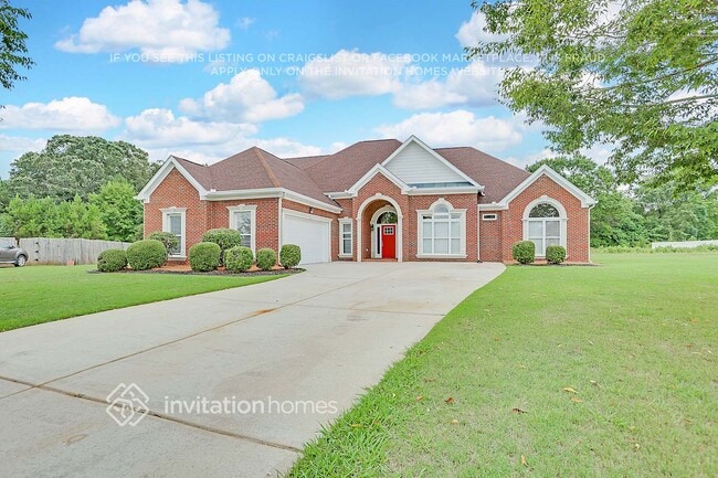property at 1135 Rowanshyre Cir