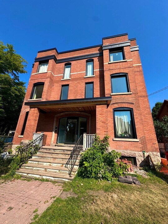 17 MacDonald St in Ottawa, ON - Building Photo