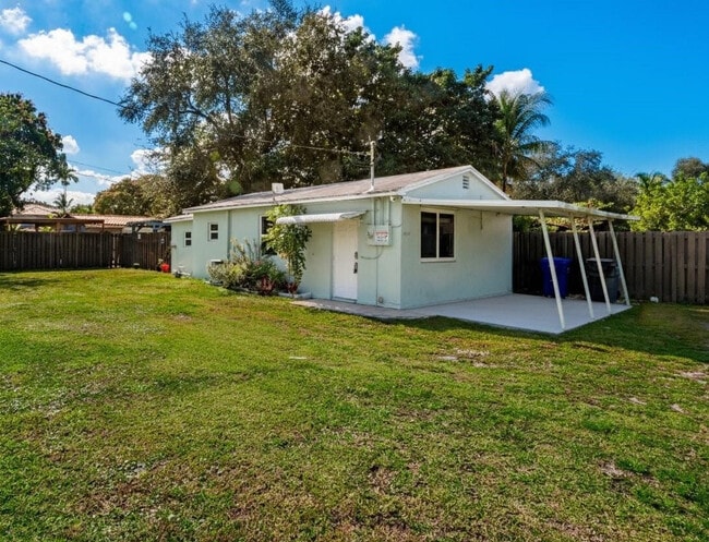 property at 5608 Buchanan St