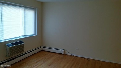 6110 N Kenmore Ave-Unit -Unit 309 in Chicago, IL - Building Photo - Building Photo