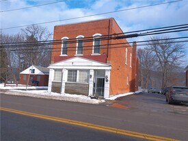 126 Main St in Windsor, NY - Building Photo