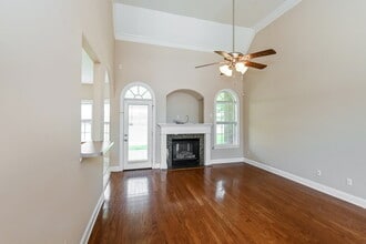 4869 Rosebrook Cir E in Southaven, MS - Building Photo - Building Photo