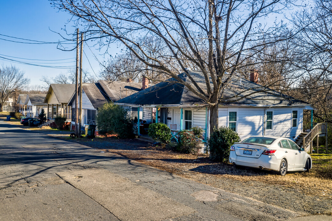 910 Gilbert St in Durham, NC - Foto de edificio