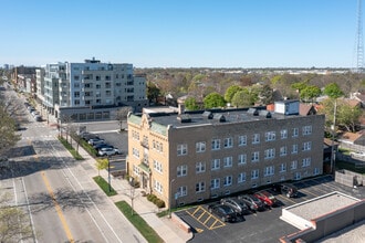 Stratford Apartments in Milwaukee, WI - Foto de edificio - Building Photo