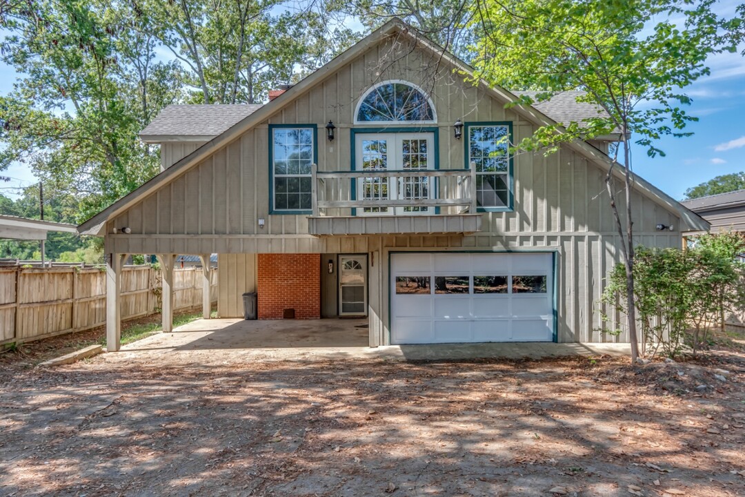 363 Lake Harbor Rd in Brandon, MS - Building Photo