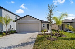 4019 San Felice Ln in North Fort Myers, FL - Building Photo