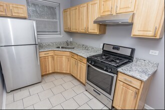 1141 E 79th Pl in Chicago, IL - Foto de edificio - Building Photo