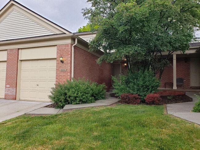 property at 3088 Village Cir