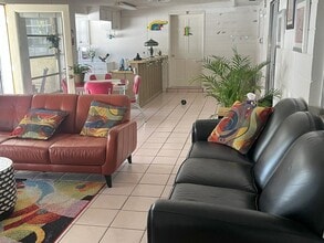 1304 Julia St in New Smyrna Beach, FL - Building Photo - Building Photo