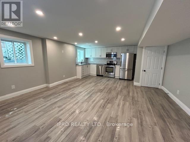 92 Brookland Dr in Brampton, ON - Building Photo - Building Photo