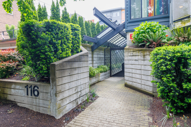 116 11th Ave E in Seattle, WA - Foto de edificio - Building Photo