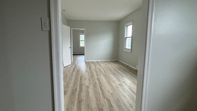 34 W 10th St in Linden, NJ - Building Photo - Building Photo