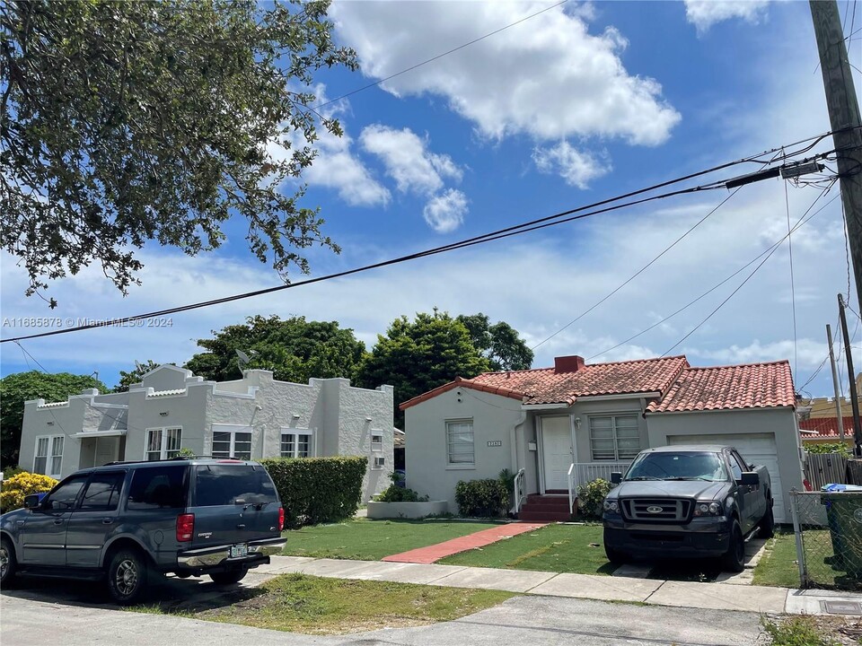 2380 NW Flagler Terrace in Miami, FL - Building Photo