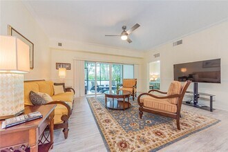 4360 Doubles Alley Dr, Unit 104 in Vero Beach, FL - Foto de edificio - Building Photo