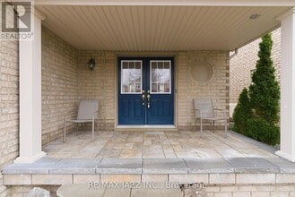 42 Russell Barton Ln in Uxbridge, ON - Building Photo - Building Photo
