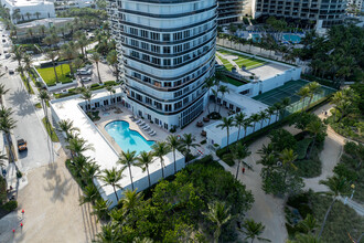 Majestic Tower in Bal Harbour, FL - Building Photo - Building Photo