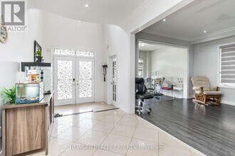 30 Rampart Dr in Brampton, ON - Building Photo - Building Photo