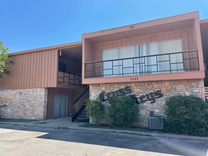 Cross Keys Apartments in San Angelo, TX - Building Photo - Building Photo