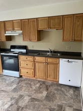 6870 Reynolds Mill Rd in Seven Valleys, PA - Building Photo - Building Photo