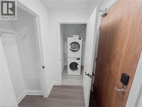 25 Wellington St S in Kitchener, ON - Building Photo - Building Photo