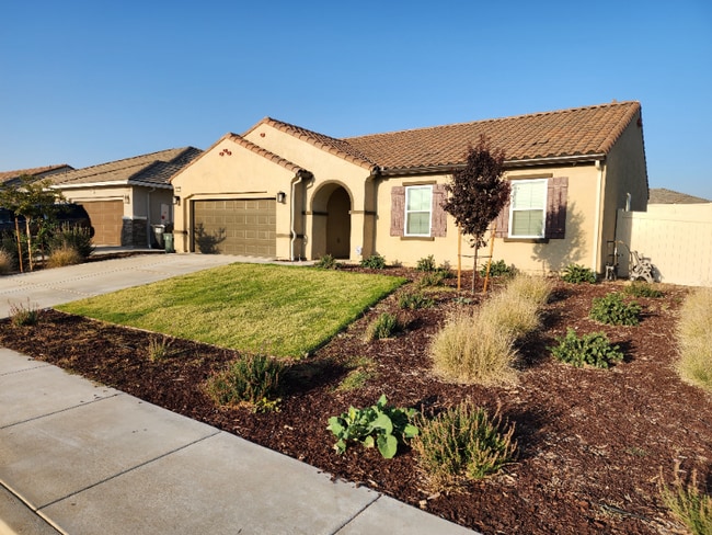 4926 Shelby Lynn Ave in Bakersfield, CA - Building Photo - Building Photo