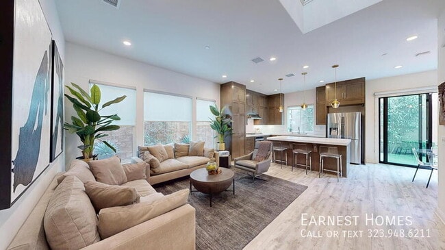 20607 W Chestnut Cir in Los Angeles, CA - Building Photo - Building Photo