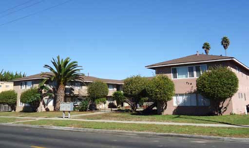 720-724 N D St in Lompoc, CA - Building Photo